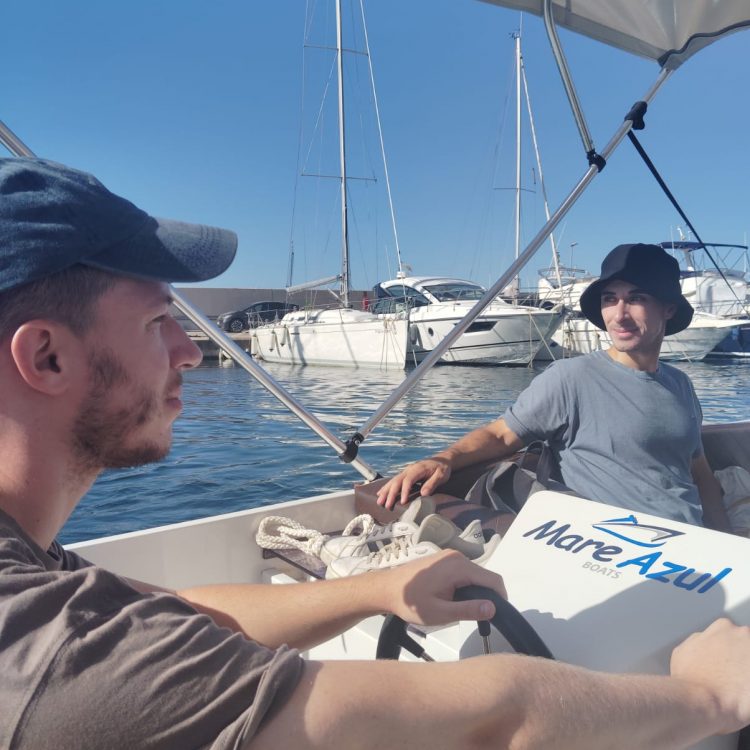 Alquiler Barco sin Licencia